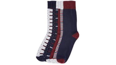 Regalos en moda: sorprende en Navidad con prendas de primeras marcas (Levis, Carhartt, Dr. Martens, Geox)