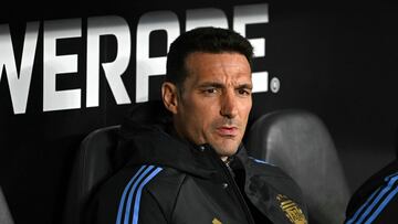 Scaloni iguala a Menotti y Bilardo al frente de Argentina