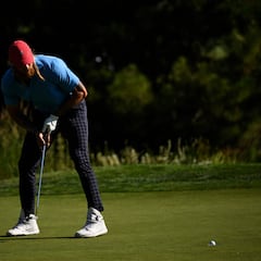 George Kittle’s hilariously short golf clubs leave fans in stitches