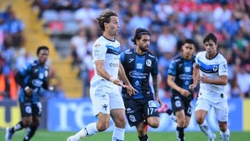 Sergio Canales of Queretaro during the 8th round match between Queretaro and Monterrey as part of the Liga BBVA MX, Torneo Apertura 2025 at La Corregidora Stadium, on September 14, 2025 in Santiago de Queretaro, Mexico.