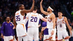 Devin Booker had 46 pointes as the Phoenix Suns rattled off their seventh straight with a blowout win over the Dallas Mavericks on Wednesday in Dallas.