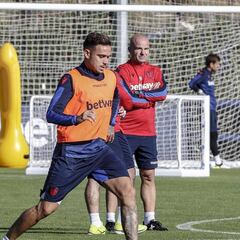 Paco López: "Nadie del Barcelona ha llamado por Roger"