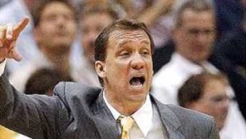 Flip Saunders será el sustituto de Brown en los Pistons