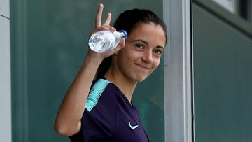 Aitana Bonmatí antes de un entrenamiento con el Barcelona.