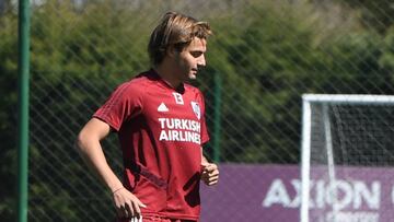 Independiente busca un préstamo por Santiago Sosa