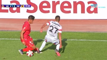 La brutal patada que remece a la B: ¡increíble imagen!