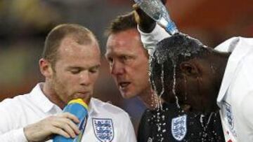 <b>TEMPERAMENTAL.</b> Rooney ya fue expulsado en los cuartos de final del Mundial 2006.