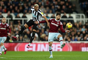 Soccer Football - Premier League - Newcastle United v West Ham United - St James' Park, Newcastle, Britain - February 4, 2023 Newcastle United's Joelinton in action with West Ham United's Lucas Paqueta Action Images via Reuters/Lee Smith EDITORIAL USE ONLY. No use with unauthorized audio, video, data, fixture lists, club/league logos or 'live' services. Online in-match use limited to 75 images, no video emulation. No use in betting, games or single club /league/player publications.  Please contact your account representative for further details.
