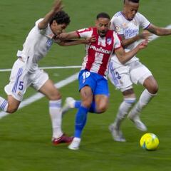 El VAR de AS: Del penalti que sentenció el derbi al gol en propia anulado a Koundé