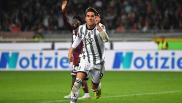 TURIN, ITALY - OCTOBER 15: Dusan Vlahovic of Juventus scores their side's first goal during the Serie A match between Torino FC and Juventus at Stadio Olimpico di Torino on October 15, 2022 in Turin, Italy. (Photo by Valerio Pennicino/Getty Images)