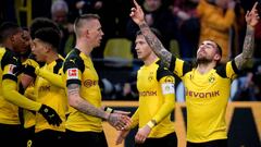 Dortmund (Germany), 09/03/2019.- Dortmund&#039;s Paco Alcacer (R) celebrates after scoring the 2-1 lead during the German Bundesliga soccer match between Borussia Dortmund and VfB Stuttgart in Dortmund, Germany, 09 March 2019. (Alemania, Rusia) EFE/EPA/RO