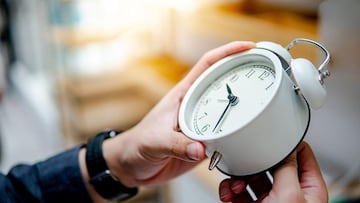 Cambio de hora en Chile 2025: ¿qué día y a qué hora comienza el horario de invierno?