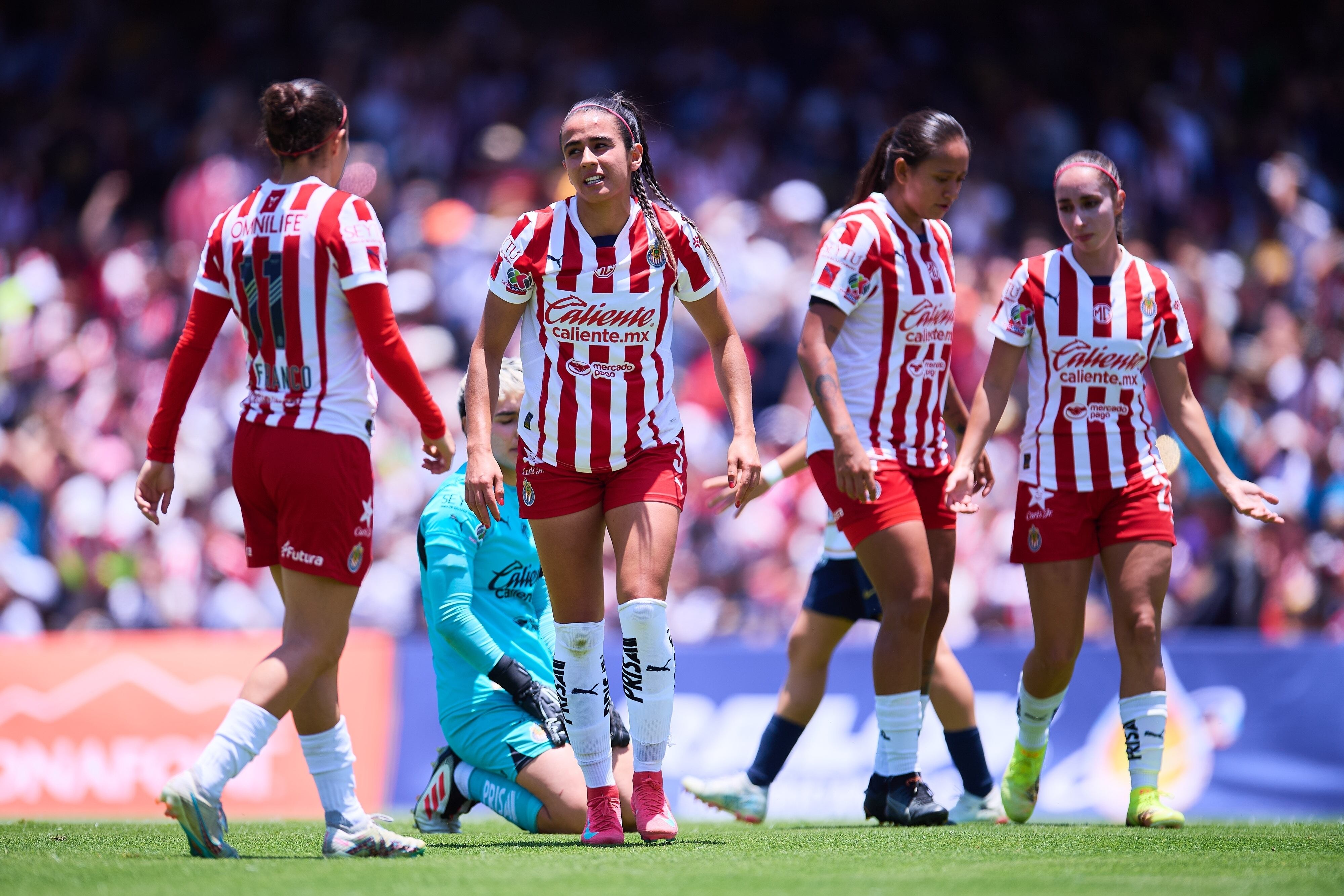 Camille Franco, Damaris Godinez of Guadalajara during the Quarter-Finals second leg match between Pumas UNAM and Guadalajara as part of the Torneo Clausura 2025, Liga MX Femenil at Olimpico Universitario Stadium on April 27, 2025 in Mexico City, Mexico.