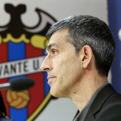 Muñiz: "¿Remiro? Lo que no vamos a hacer es debilitarnos"