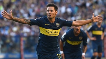 BUENOS AIRES, ARGENTINA - FEBRUARY 03: Mauro Zarate of Boca Juniors celebrates after scoring the second goal of his team during a match between Boca Juniors and Godoy Cruz as part of Superliga 2018/19 at Estadio Alberto J. Armando on February 3, 2019 in Buenos Aires, Argentina. (Photo by Amilcar Orfali/Getty Images)