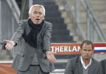 Para Bert Van Maarwijk, seleccionador holandés, el partido fue duro: “Cometer esas terribles faltas no es parte de nuestro juego, pero España también realizó entradas duras. Webb (el árbitro del encuentro) pitó a España contra Suiza y se equivocó en ese partido. Puede que eso haya influido en este partido. De todos modos, es una final de un Mundial y nosotros jugábamos para ganarla…”.