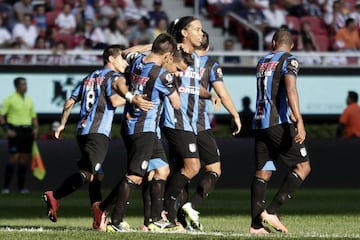 El papel del astro brasileño en la única temporada en la que estuvo fue bastante aceptable. El equipo mexicano consiguió llegar a su primera final de Liga, un hecho histórico, a pesar de no lograr la victoria final. 


