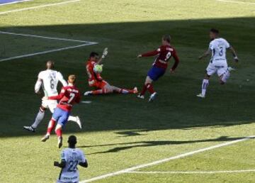Fernando Torres marca el 2-0.
