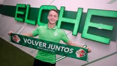 El último día de mercado salió cedido al Elche. Titular contra el Valladolid, solo pudo aguantar 33 minutos por una rotura miotendinosa en el sóleo derecho. Las lesiones han sido uno de sus grandes enemigos en su carrera desde aquel debut con gol en el primer equipo del Atlético. Tiene 24 años y Fuenlabrada, Leganés y Tenerife fueron sus cesiones previas antes de llegar al Elche. No ha podido llegar a explotar como goleador.  