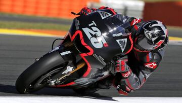 Maverick Vi&ntilde;ales durante los test de Valencia.