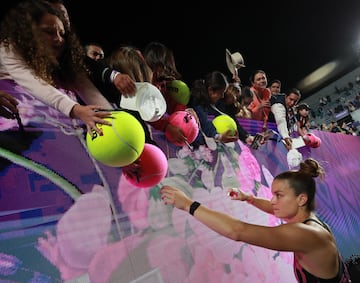 Tennis - WTA 1000 - Guadalajara Open - Guadalajara, Mexico - October 20, 2022 Greece's Maria Sakkari  celebrates with fans after winning her round of 16 match against Danielle Collins of the U.S. REUTERS/Henry Romero