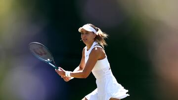 Paula Badosa, contra Brenda Fruhvirtova en Wimbledon.