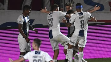 Talleres dio el gran golpe en el Bidegain y se llevó un resonante triunfo ante San Lorenzo