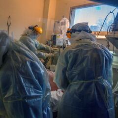 El perfil de personas que ahora están en la UCI graves por COVID