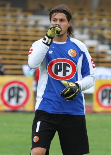 El arquero hizo un gol inolvidable en 2012 jugando por Cobresal ante La Serena, que le sirvió a los mineros para salvarse del descenso. 