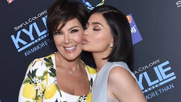 Kris Jenner y Kylie Jenner en el evento de SinfulColors; Los Angeles, California. Julio 14, 2016.