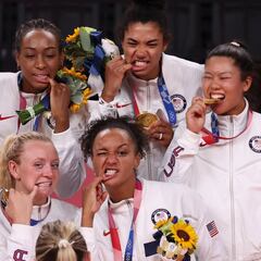 United States wins gold medal count on final day of Olympics