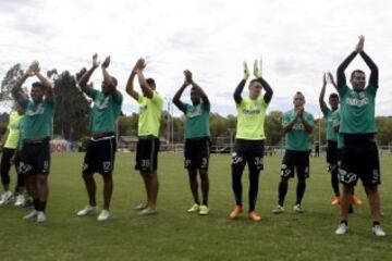 La hinchada de Nacional preparó un Banderazo para apoyar a su equipo 