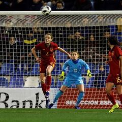 El Rico Pérez bate el récord en un partido de la Selección femenina