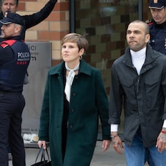 Sin arrepentimiento: esto transmitió la comunicación no verbal sobre Dani Alves a su salida de prisión