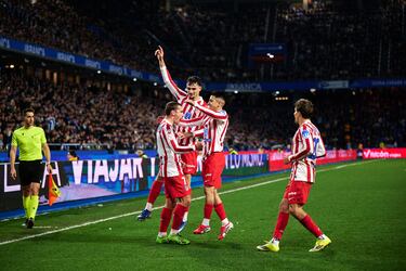 El francés puso la falta en la escuadra y Germán no pudo ni moverse.