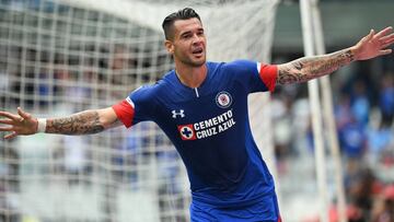 Cruz Azul marcha con paso perfecto en el Estadio Azteca