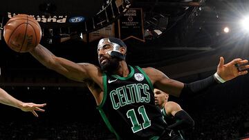 Kyrie Irving anot&oacute; 30 puntos en el primer partido de la historia en el que los Boston Celtics juegan de negro.