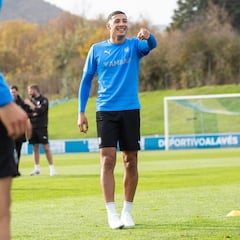 Carlos Protesoni entrena ya con el grupo