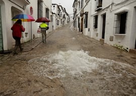 Temporal en España por la borrasca Leonardo, en directo: inundaciones y zonas en aviso rojo | Última hora