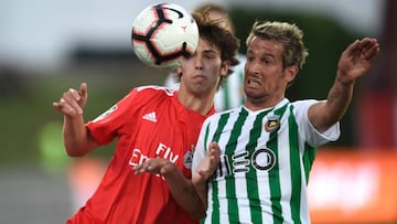 Fabio Coentrao vuelve al fútbol más de un año después