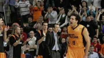 <b>ARROLLADOR. </b>Salva Guardia celebra una canasta del Ayuda en Acción Fuenlabrada en el derbi.