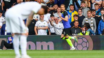 LEEDS, ENGLAND - MAY 28: Tottenham Hotspur's Harry Kane celebrates scoring his side's third goal  during the Premier League match between Leeds United and Tottenham Hotspur at Elland Road on May 28, 2023 in Leeds, England. (Photo by Alex Dodd - CameraSport via Getty Images)