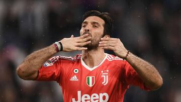 (FILES) In this file photo taken on April 15, 2018 Juventus' goalkeeper Gianluigi Buffon celebrates at the end of the Italian Serie A football match between Juventus and Sampdoria at Allianz Stadium in Turin. Juventus goalkeeper Gianluigi Buffon anno