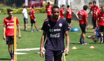 Hijo de padre chileno, fue considerado por Salas para el Sudamericano 2013 pero no jugó. Perteneció al Liverpool y el Swindon Town F.C. Su primer paso por Chile se dio en Everton.