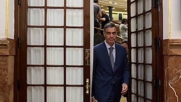 El presidente del Gobierno, Pedro Sánchez, durante una sesión de control al Gobierno, en el Congreso de los Diputados, a 18 de junio de 2025, en Madrid (España). Sánchez participa en la sesión de control al Gobierno de hoy para responder a las preguntas de los grupos parlamentarios tras aplazarse la conferencia de la ONU de Nueva York a la que tenía previsto asistir. La sesión está centrada en la crisis abierta en el PSOE tras la revelación del informe de la UCO que apunta al ya ex secretario de Organización del PSOE, Santos Cerdán, como figura clave en el caso Kolo y la presunta trama de comisiones ilegales en obras públicas.
18 JUNIO 2025;SANTOS CERDÁN;GOBIERNO;SESIÓN DE CONTROL
Jesús Hellín / Europa Press
18/06/2025