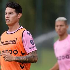 Golazos y alegría: Primera práctica de James con Everton