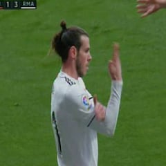 Bale celebró el 1-3 con un corte de manga junto a la esquina