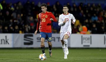 Ferran Torres (29 de febrero de 2000,Foios,Valencia) ha tenido una gran temporada individual en el Valencia, donde entró en categorías inferiores con 6 años, a pesar del mal año del equipo. Ha firmado este verano por el Manchester City, tras pagar 23 millones de euros al Valencia, y estará a las órdenes de Pep Guardiola. En las categorías inferiores de la Selección ha conseguido ser campeón de Europa en las categorías sub-17 (2017) y sub-19 (2019) 