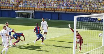 Jugada del gol anulado a Sergio Ramos por fuera de juego.