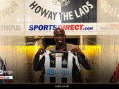 El Newcastle confirma a Diamé; libre la posible salida de Sissoko al Madrid